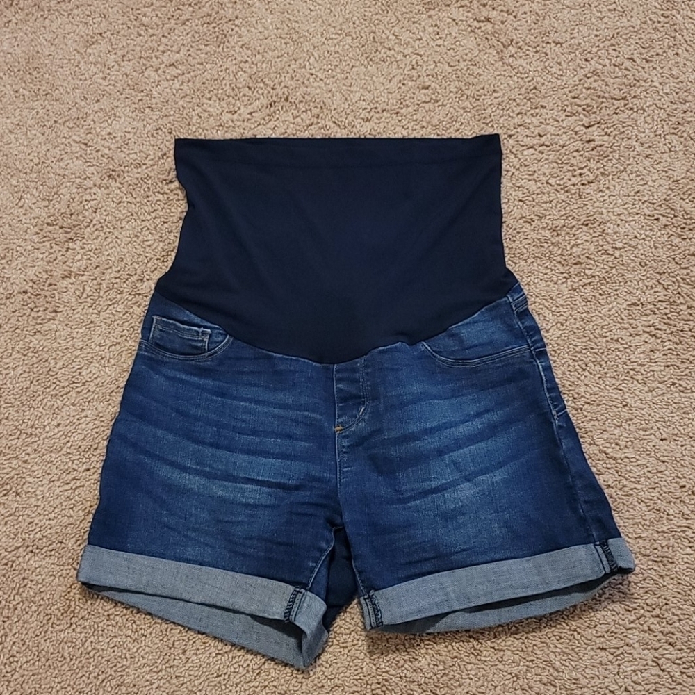 S.O.N.G. Maternity shorts. Size M